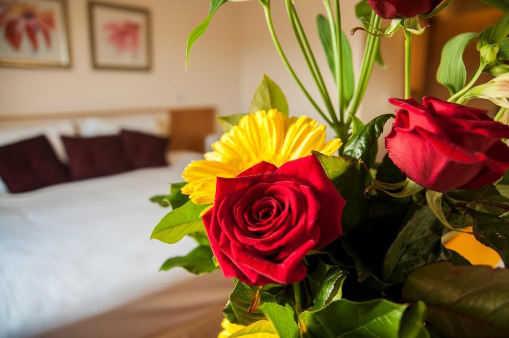 The Arches Hotel Клеърголуей Екстериор снимка